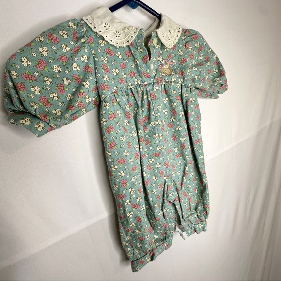 Vintage Carter’s Floral Embroidered Baby One Piece Button Collar Romper 3-6 M - Picture 2 of 10